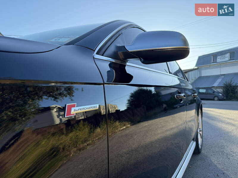 Седан Audi S4 2013 в Ровно