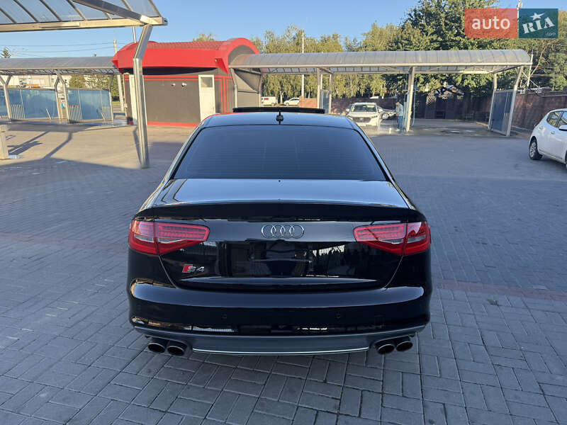 Седан Audi S4 2013 в Ровно