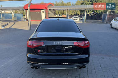 Седан Audi S4 2013 в 