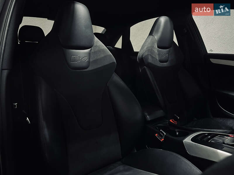 Седан Audi S4 2013 в Одессе