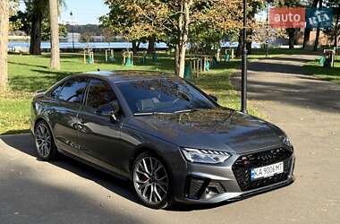 Седан Audi S4 2023 в 