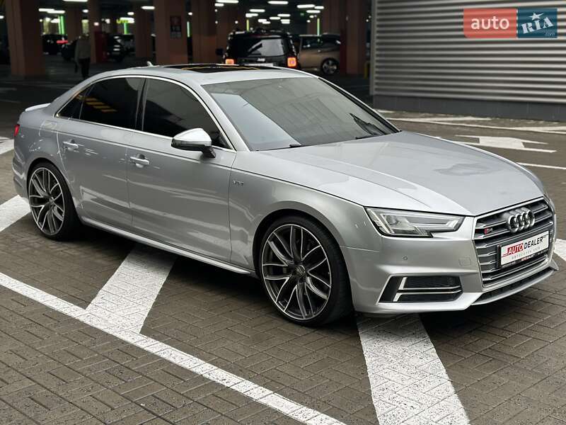 Седан Audi S4 2018 в Киеве