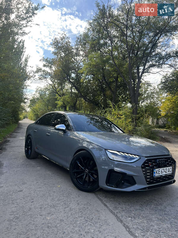 Седан Audi S4 2018 в Кривом Роге