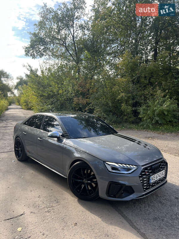 Седан Audi S4 2018 в Кривом Роге