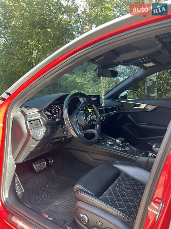 Седан Audi S4 2018 в Кривом Роге