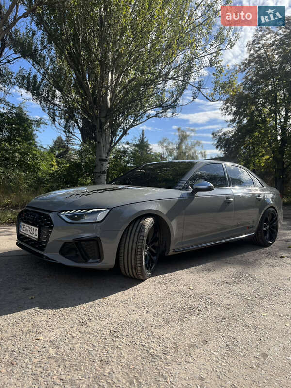 Седан Audi S4 2018 в Кривом Роге