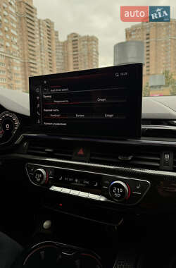 Седан Audi S4 2022 в 