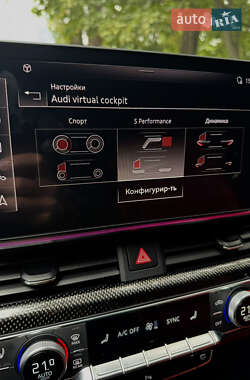 Седан Audi S4 2022 в 
