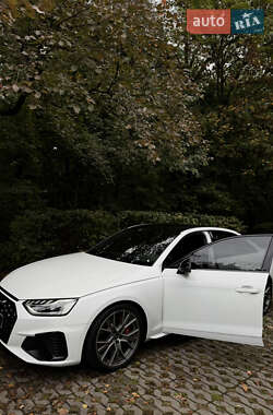 Седан Audi S4 2022 в 