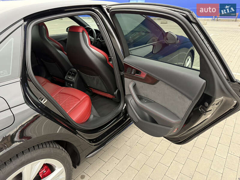 Седан Audi S4 2020 в Виннице