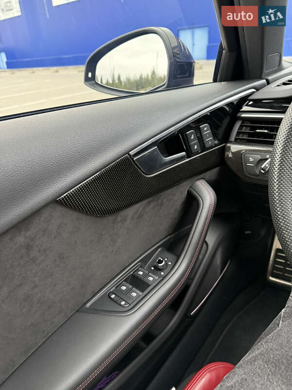 Седан Audi S4 2020 в Виннице