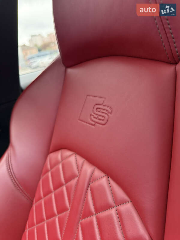 Седан Audi S4 2020 в Виннице