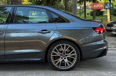 Седан Audi S4 2022 в 