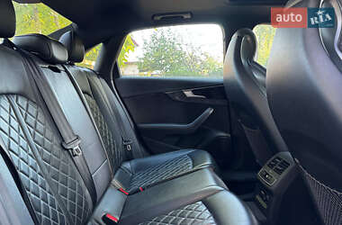 Седан Audi S4 2022 в 