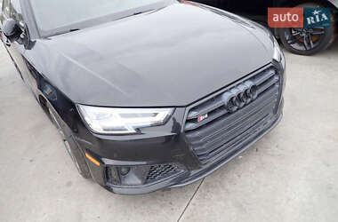 Седан Audi S4 2018 в 