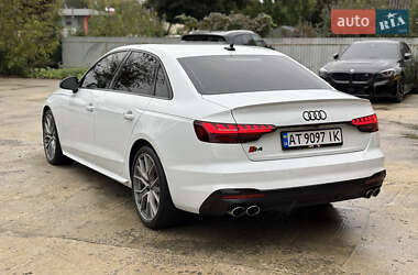 Седан Audi S4 2022 в 