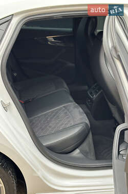Седан Audi S4 2022 в 