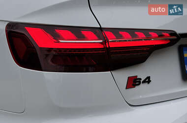 Седан Audi S4 2022 в 