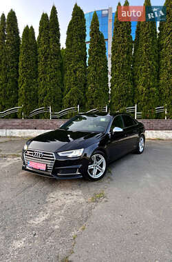 Седан Audi S4 2018 в Луцьку