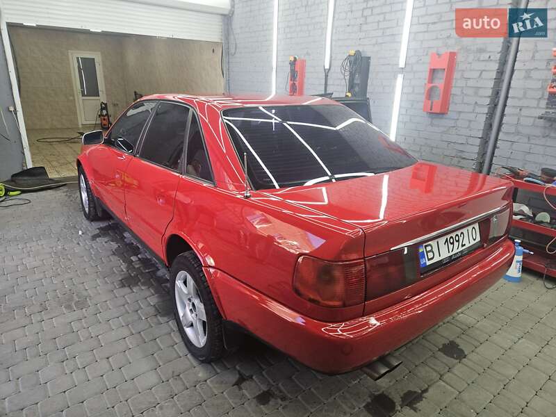 Седан Audi S4 1992 в Полтаве