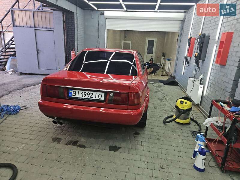 Седан Audi S4 1992 в Полтаве