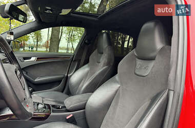 Седан Audi S4 2010 в  фото 32 Седан Audi S4 2010 в