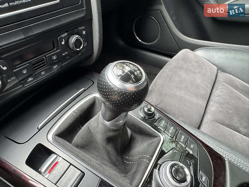 Седан Audi S4 2010 в Киеве