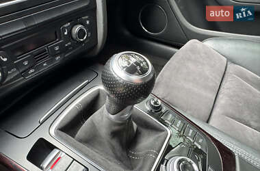 Седан Audi S4 2010 в  фото 38 Седан Audi S4 2010 в