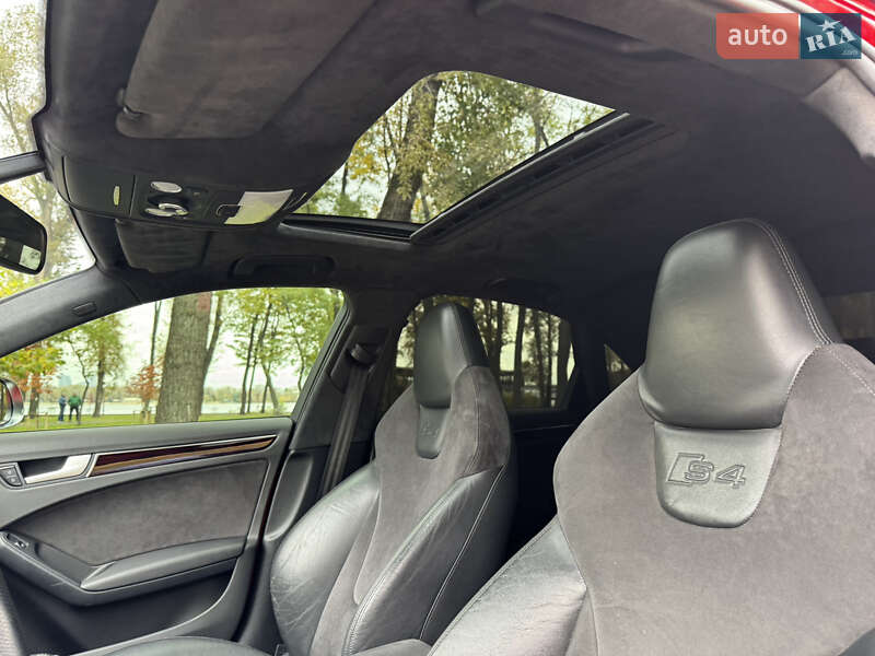 Седан Audi S4 2010 в Киеве