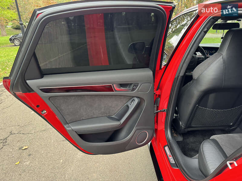 Седан Audi S4 2010 в Киеве