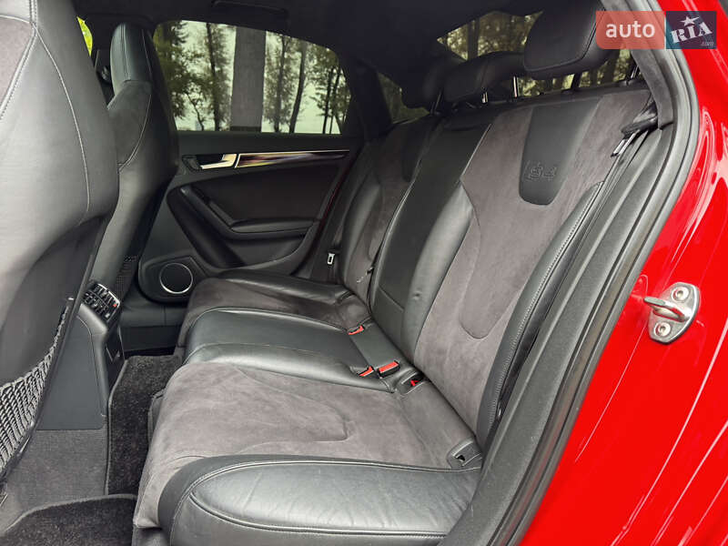 Седан Audi S4 2010 в Киеве