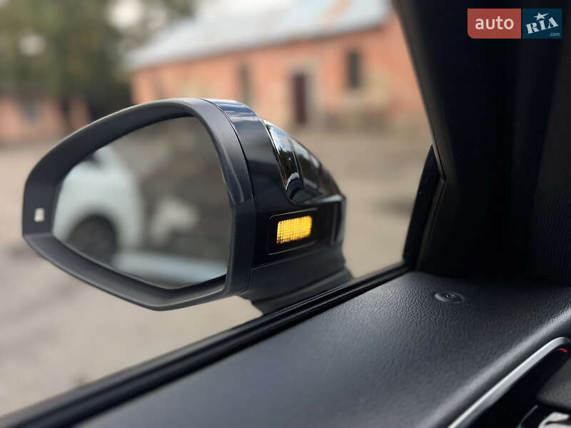 Седан Audi S4 2023 в Одессе