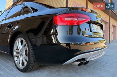 Седан Audi S4 2012 в 