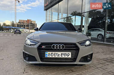 Седан Audi S4 2019 в 