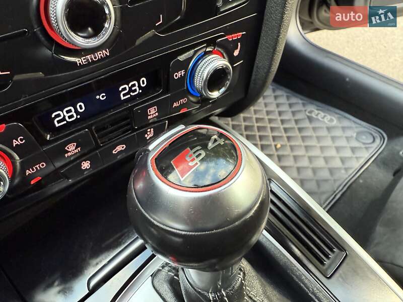 Седан Audi S4 2012 в Одессе