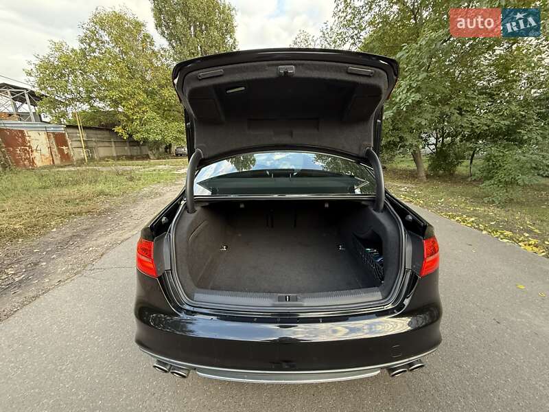 Седан Audi S4 2012 в Одессе