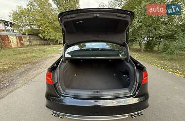 Седан Audi S4 2012 в  фото 79 Седан Audi S4 2012 в