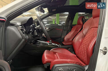 Седан Audi S4 2022 в 