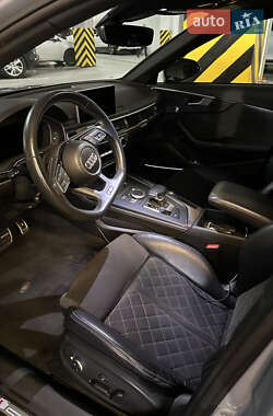 Седан Audi S4 2019 в 