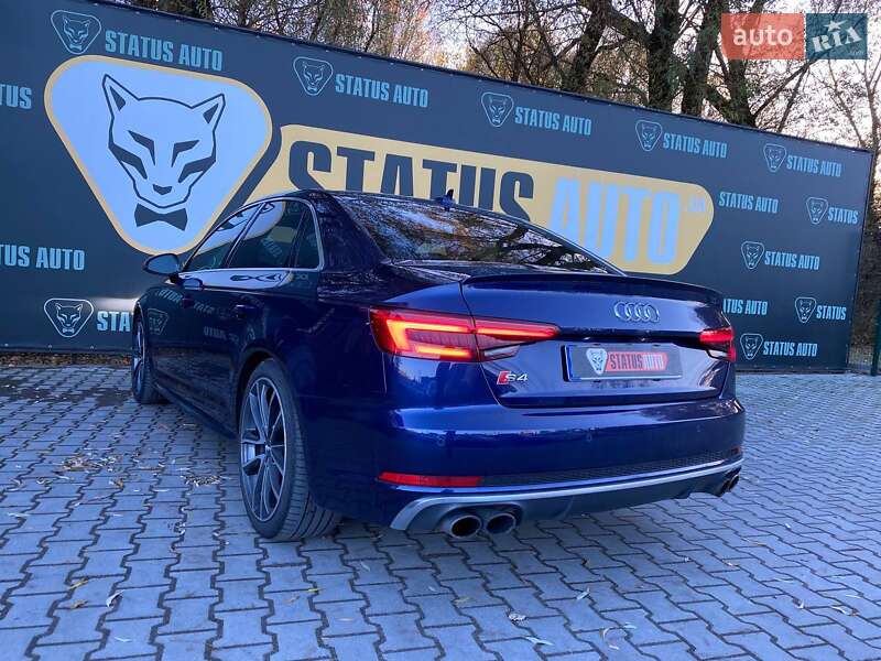 Седан Audi S4 2017 в Хмельницькому