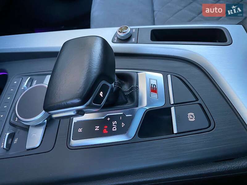 Седан Audi S4 2017 в Хмельницькому
