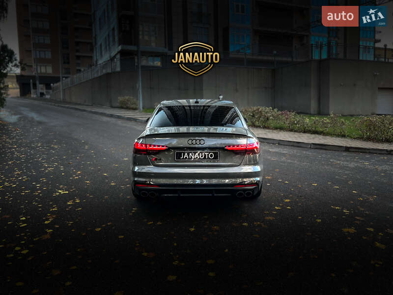 Седан Audi S4 2022 в Харькове