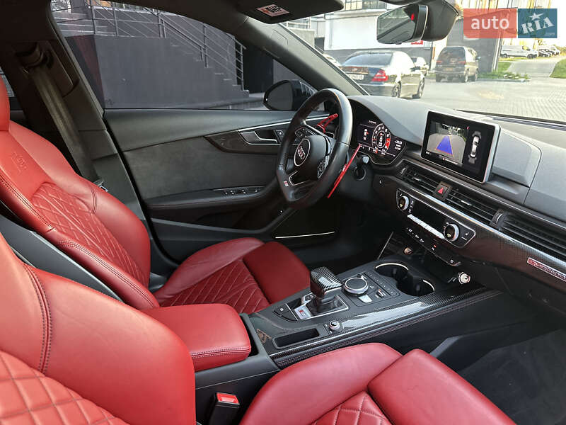 Седан Audi S4 2018 в Ровно