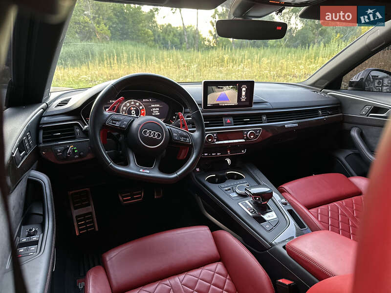 Седан Audi S4 2018 в Ровно