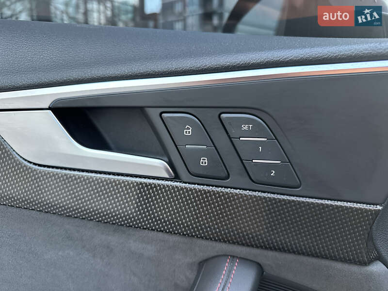 Седан Audi S4 2018 в Ровно