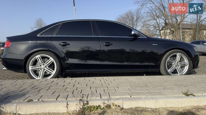 Седан Audi S4 2011 в Ивано-Франковске