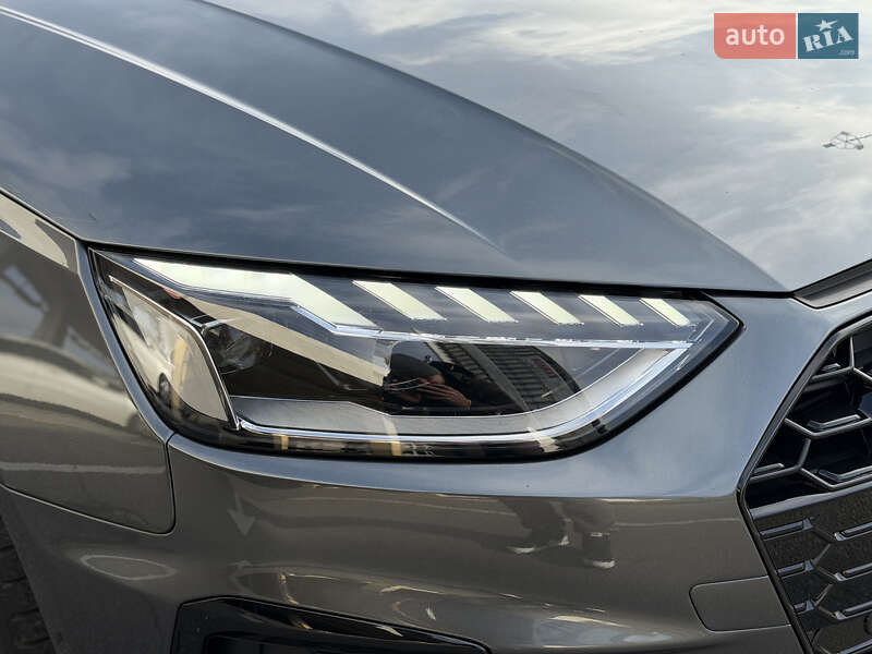 Седан Audi S4 2023 в Киеве