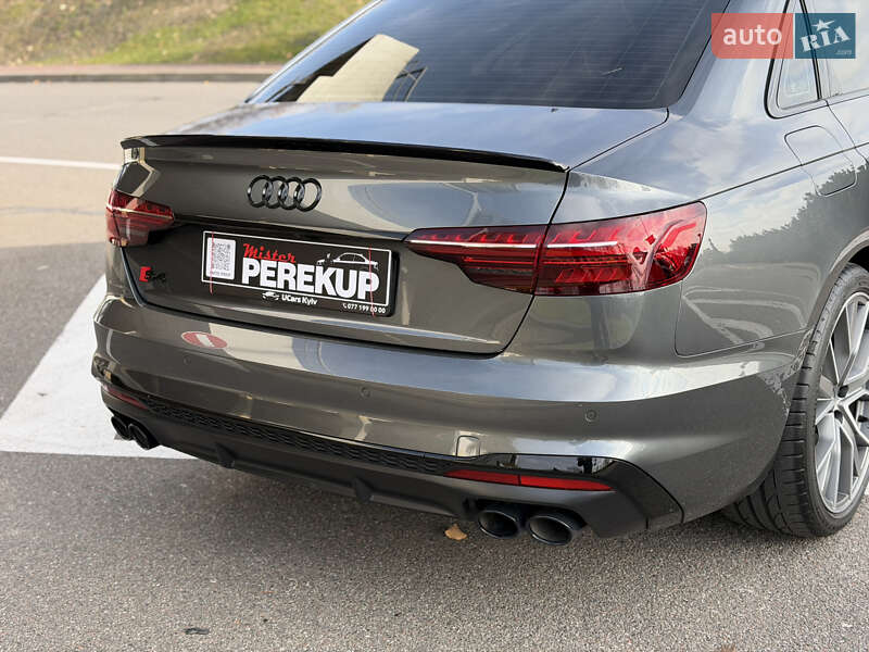 Седан Audi S4 2023 в Киеве