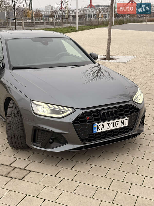 Седан Audi S4 2022 в Киеве