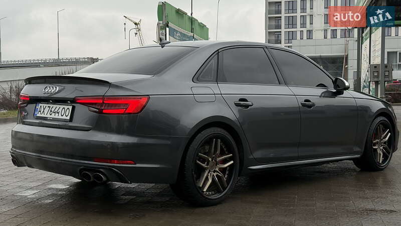 Седан Audi S4 2017 в Ивано-Франковске